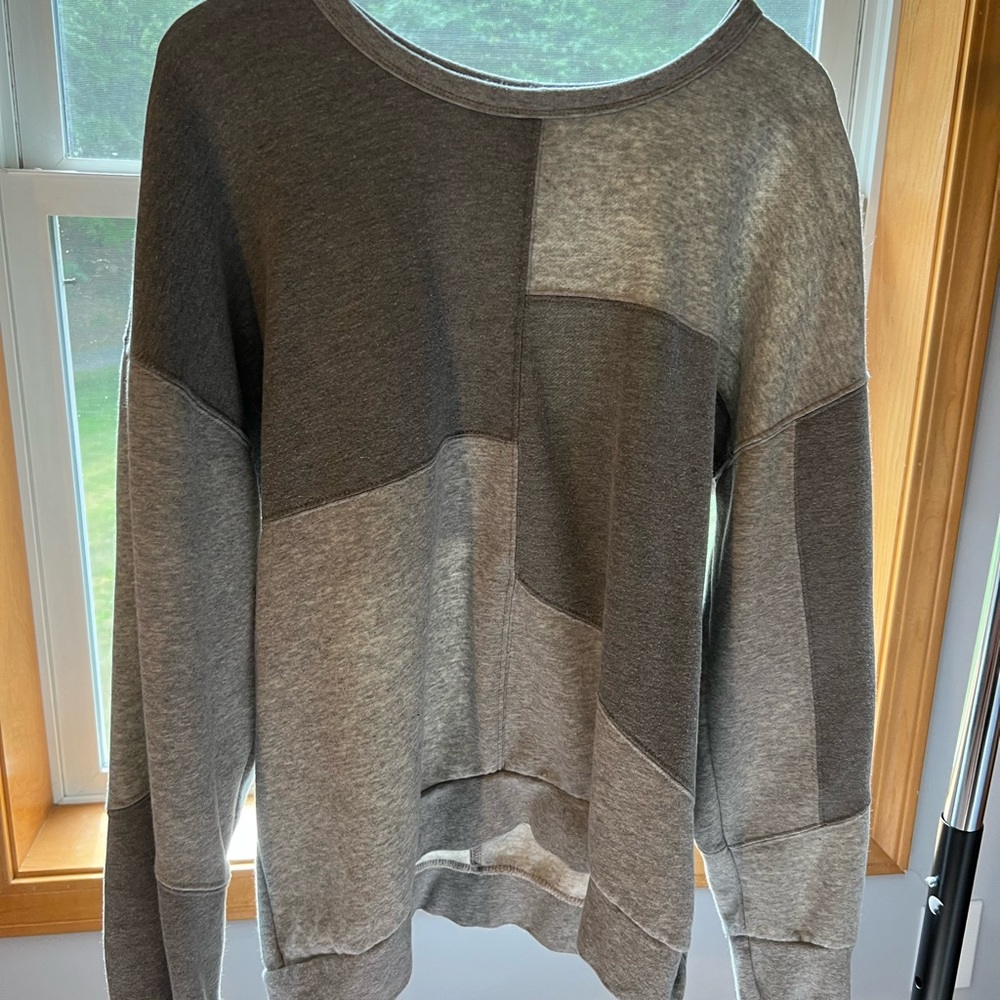 Wild Fable gray color-block sweatshirt size large